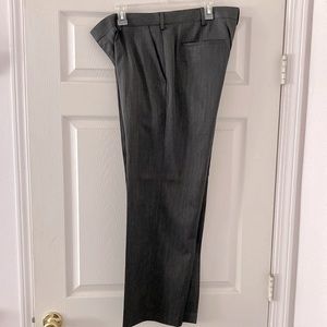 Van Heusen Dress Pants 36x30 Dark Gray